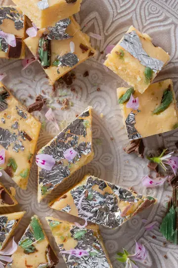 Creamy Peppermint Crisp Burfi Slices