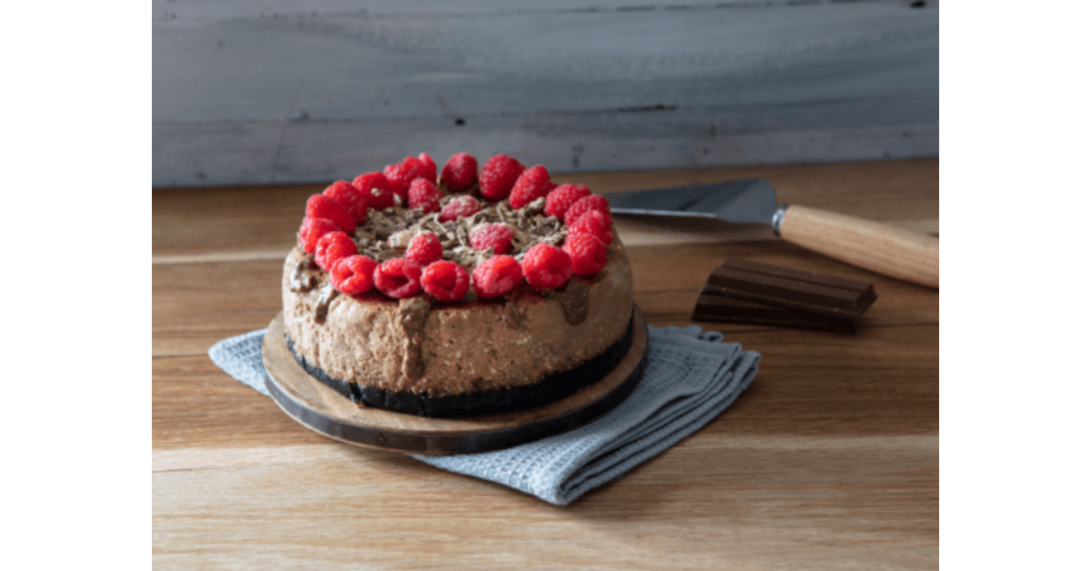 Baked Kit Kat Spread Cheesecake