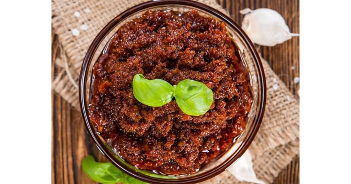 Sundried tomato and basil pesto