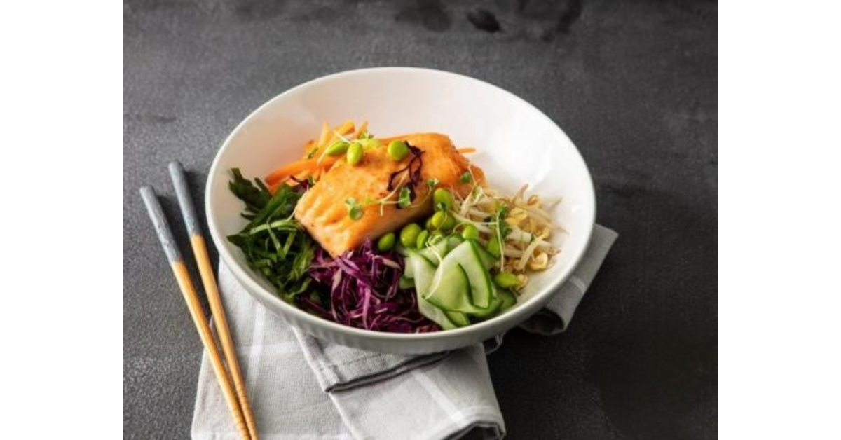 Salmon Buddha Bowl Recipe with Quinoa | Nestlé Goodnes