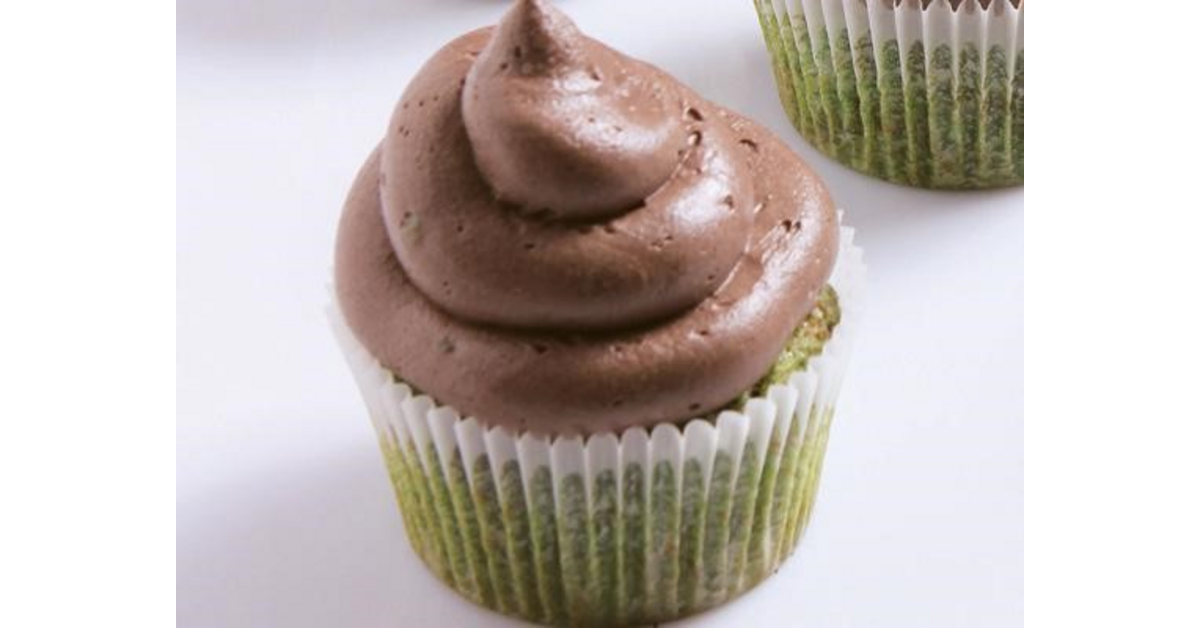 Green Velvet Cupcakes with Peppermint Crisp Buttercream