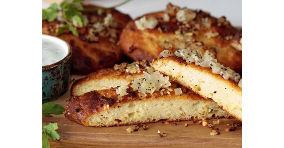 MAGGI’s Crispy Thin Onion and Seed Flatbread