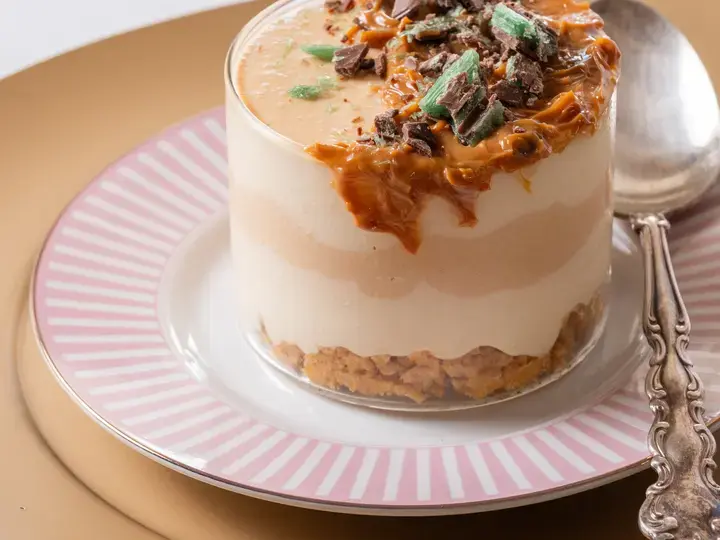 MINT CARAMEL MARBLED FRIDGE CAKE
