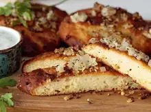 MAGGI’s Crispy Thin Onion and Seed Flatbread