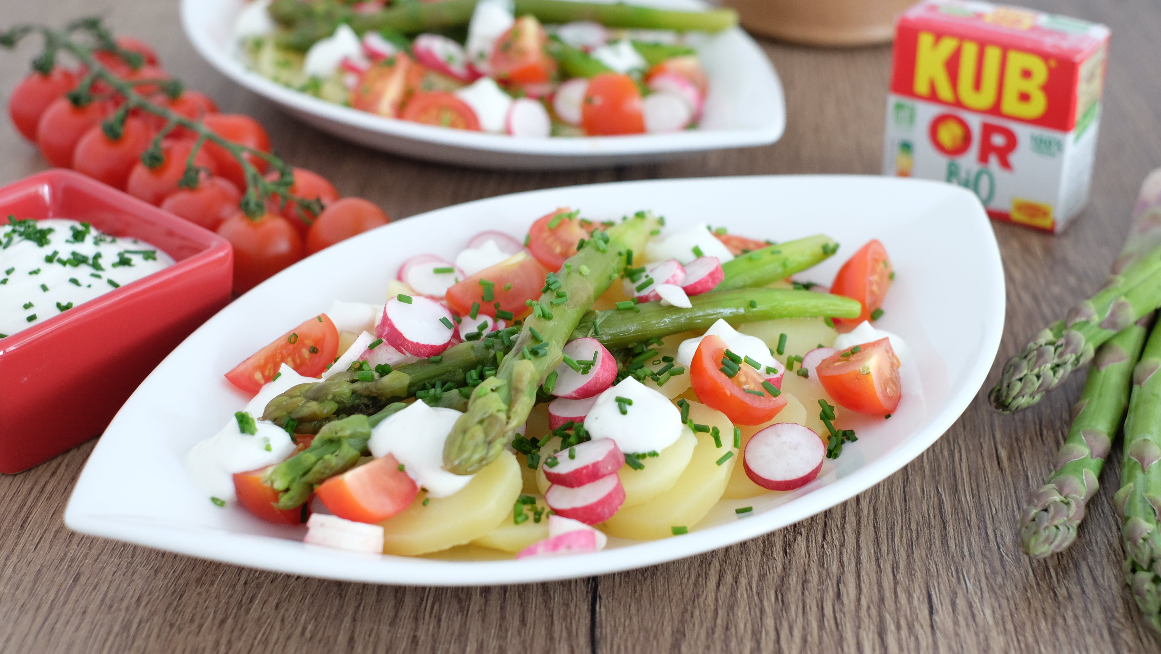 Salade complète pommes de terre, asperges, radis sauce yaourt au Kub or