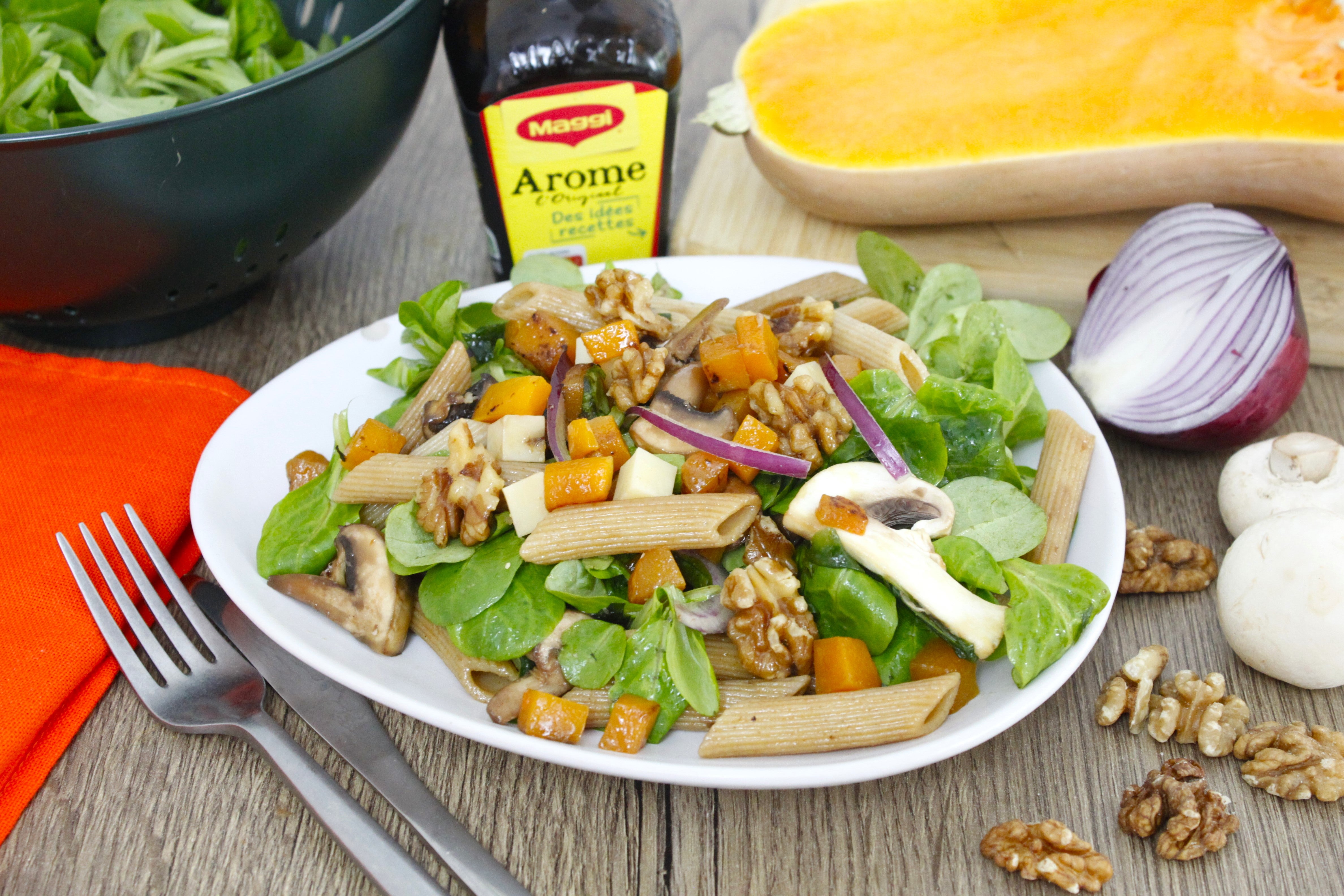Salade de pâte, butternut, mache et noix