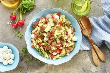 Salade de pâtes et steak Soja et blé