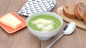 Velouté de roquette au parmesan