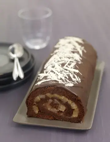 Roule au chocolat et poires pochees a la vanille