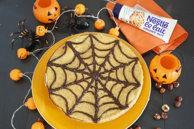 Gâteau moelleux potiron noisettes d'halloween au lait concentré