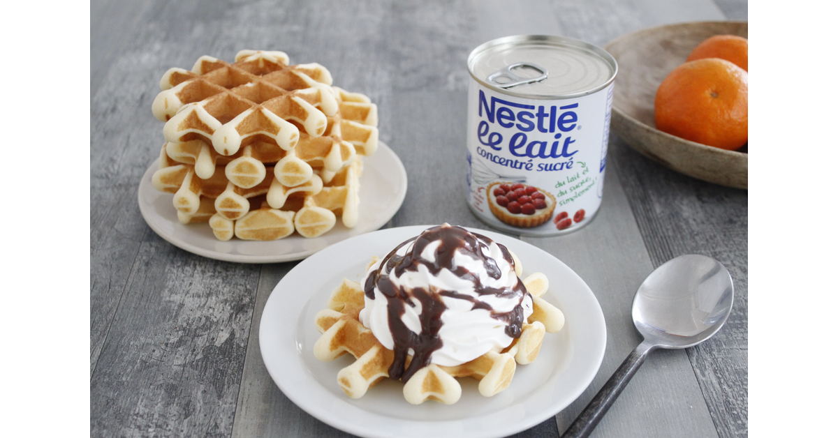 Gaufres rondes chantilly sauce chocolat
