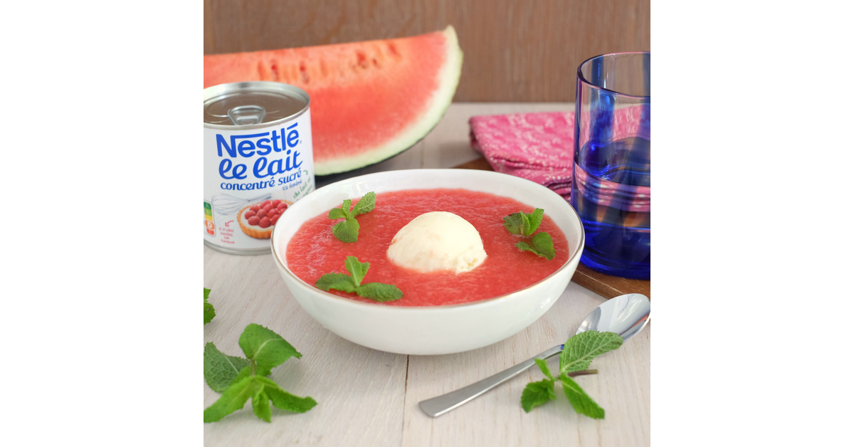 Soupe glacée pastèque et glace au lait concentré sucré