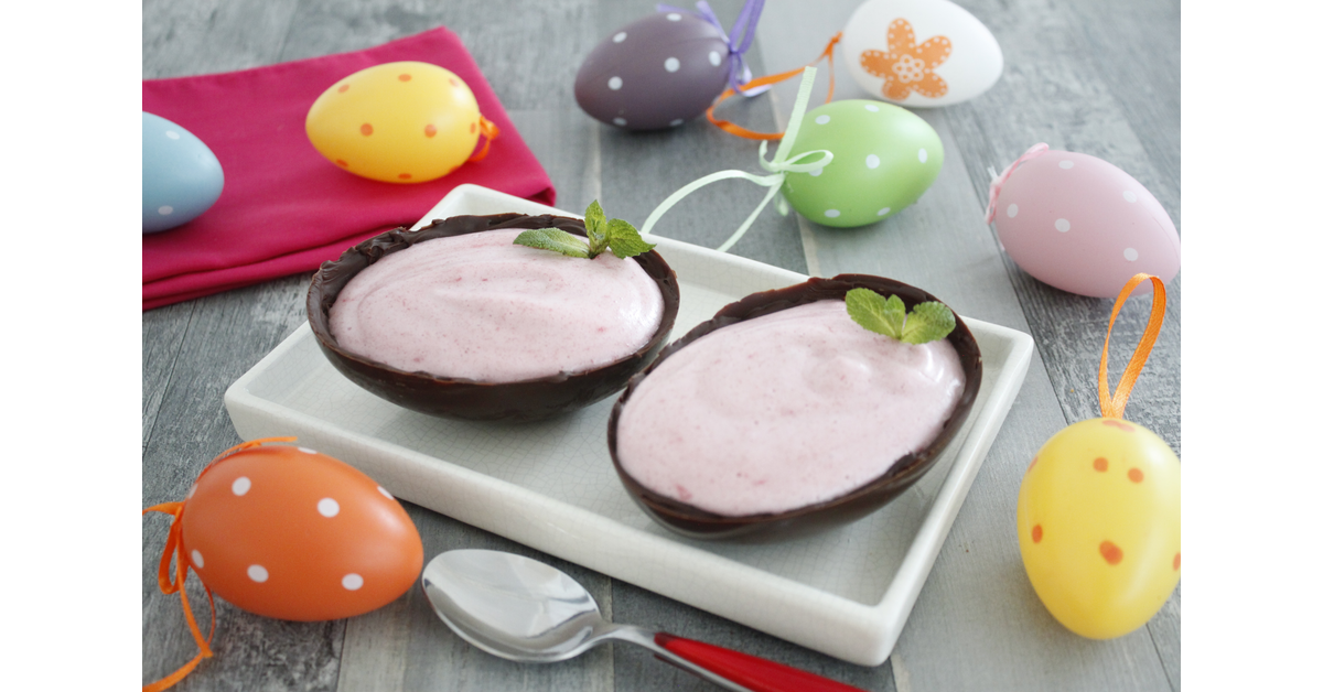 Oeuf de Pâques à la mousse de fraises
