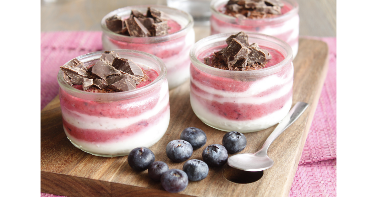 Frozen yogurt myrtilles framboises et chocolat noir