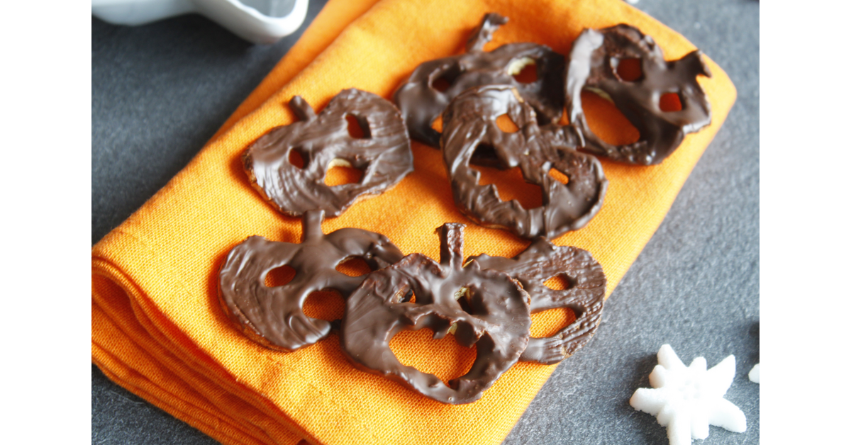 Chips de pommes d'halloween au chocolat