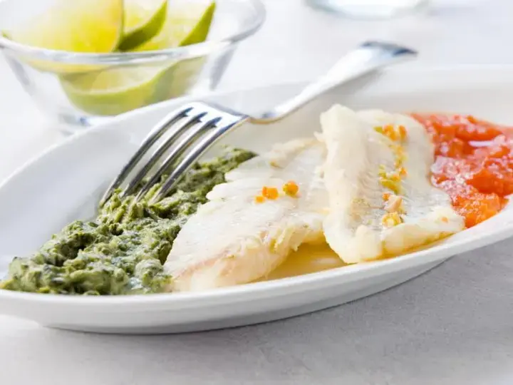 Filets de merlan aux epinards et poivrons doux