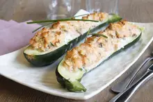 Courgettes farcies saumon champignons ciboulette
