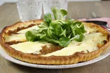 Tarte à l'oignon et munster