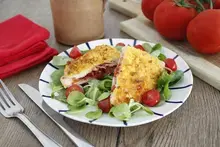 Cordon bleu croustillant tomates et salade au air fryer