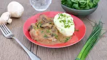 Côte de porc aux champignons et purée de pommes de terre