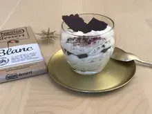 Mousse au chocolat blanc et croustillant de chocolat noir