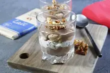 Verrine façon tiramisu chocolat lait, cacahuètes
