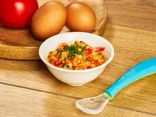 Recette pour bébé: œuf brouillés et purée de tomate 