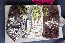 Maxi tablette aux 3 chocolats