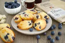Madeleines pépites de chocolat blanc myrtilles