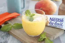 Cocktail de mangue et lait concentré sucré