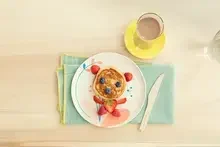 Pancakes aux fruits frais