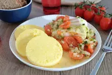 Cabillaud aux petits légumes et polenta