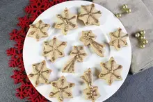 Sablés étoiles aux noix et chocolat praliné