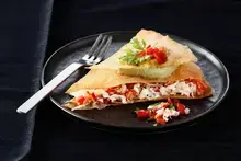 Millefeuilles d'avocat et de crabe