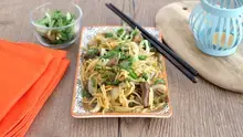 Nouilles à poeler poulet Teryiaki au boeuf et oignons