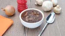 Sauce aux champignons et vin rouge