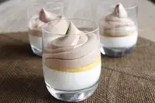 Panna cotta à la gelée de pêche et crémeux chocolat caramel