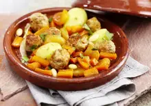 Tajine d'agneau aux abricots et amandes