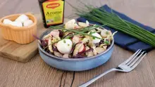 Salade de choux rouge et blanc, radis et mozzarella