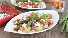 Salade complète aux asperges, radis et pommes de terre
