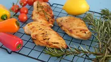 Poulet mariné au citron thym et romarin