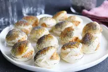 Petits choux salés chèvre tomate