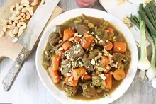Curry de boeuf aux carottes et noix de cajou