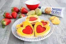 Coeurs sablés au coulis de fraises