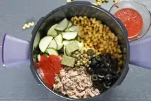 One pot pasta torsade, thon aux olives et courgettes