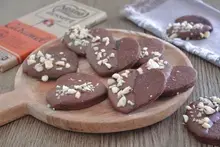 Sablés coeur au chocolat caramel et amandes