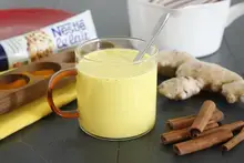 Golden latte au lait concentré sucré