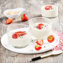 Crème mousseuse au chocolat blanc et fraises Companion