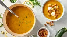 Soupe de légumes et billes de chèvre