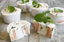 Aspics  rolls en gelée courgette, poulet, ricotta